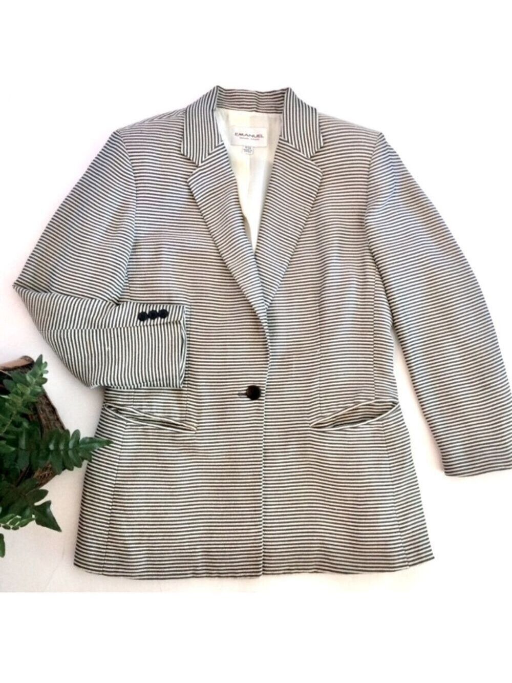 Vintage Emanuel Ungaro EMANUEL blazer grey striped US size 4 (Euro 38) 90’s/Y2K